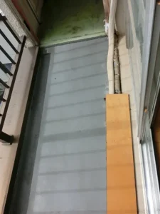 踏み台は数年経っても劣化せずに見た目を保っている状態