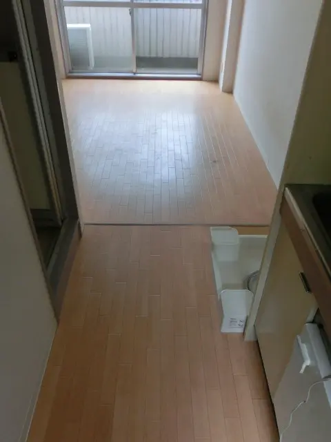 ウッドタイルを施工する前の床はクッションフロア