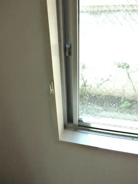 窓枠の再塗装後の状態