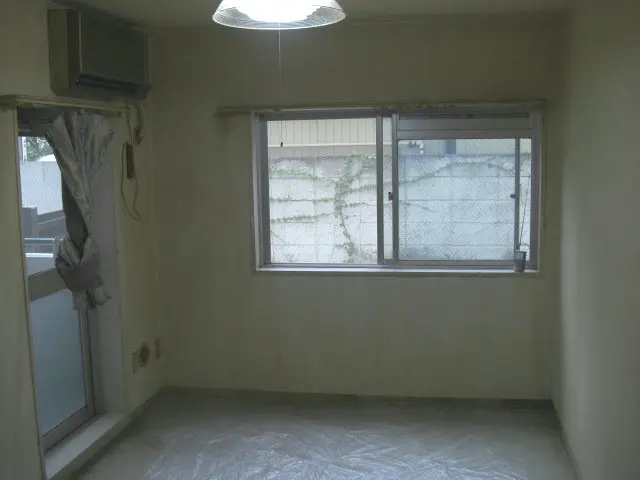原状回復前のややくすんだ部屋