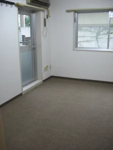 カーペットを張り替えた部屋