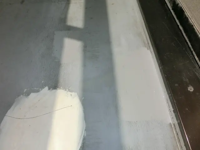 補修箇所を塗装した様子